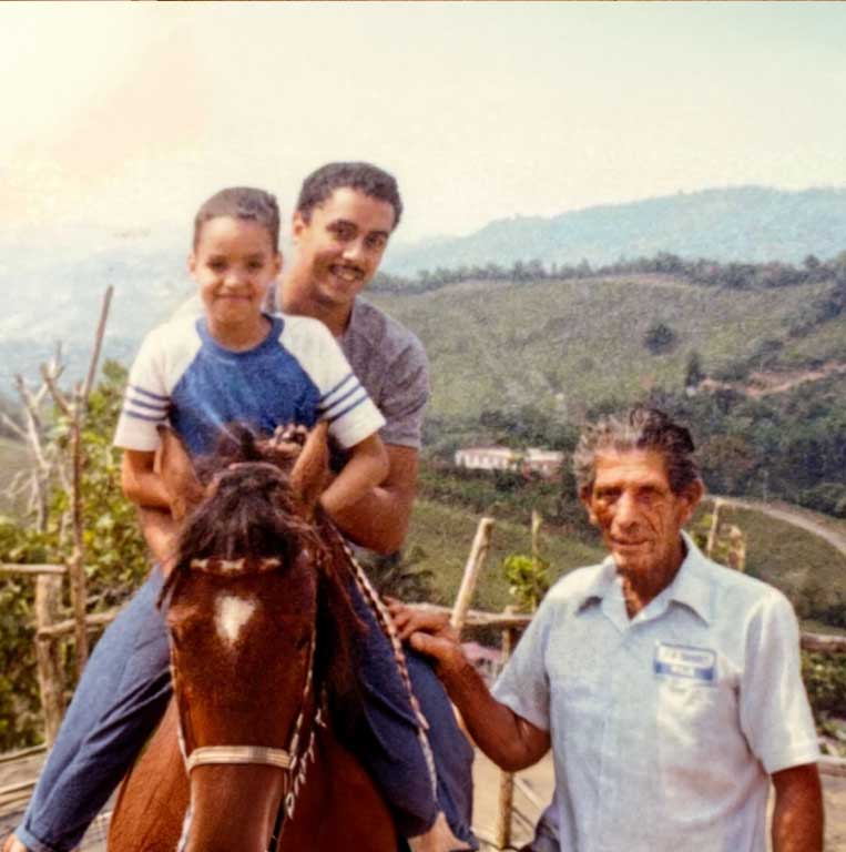 robert-garcia-family-puerto-rico